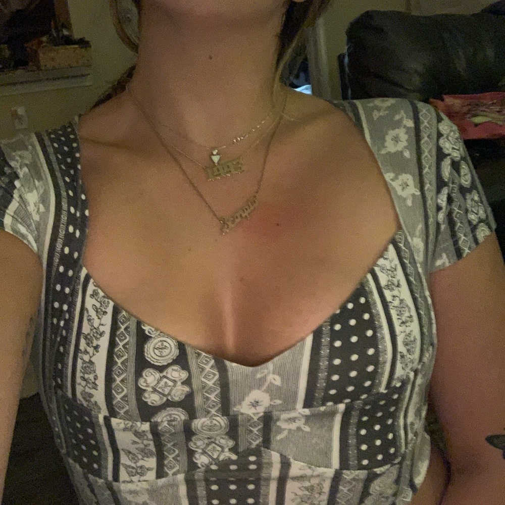 CUTE WHITE & BLACK PATTERNED CROP